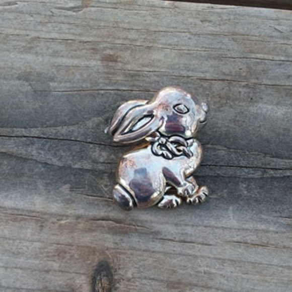 Jewelry - Silver Plated Bunny Rabbit Brooch